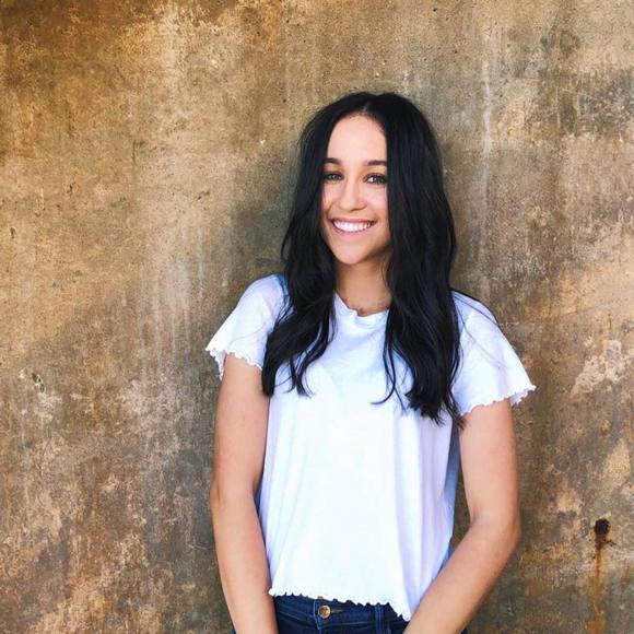 Meet your Posher, Julia - Picture 1 of 1